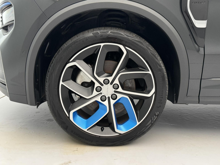 Lynk & Co 01 PHEV DCT AUT 1.maj