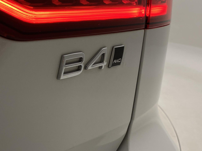 Volvo V60 CC B4 AWD MOMENTUM AUT 1.maj. 2.0 CC CC Momentum