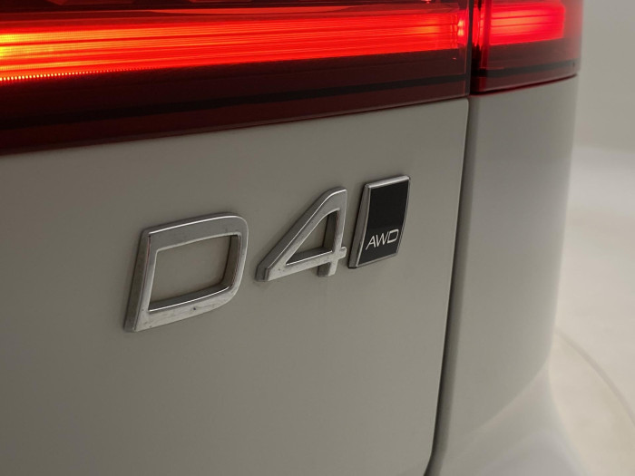 Volvo V60 CC D4 AWD PRO REZERVACE 2.0 d CC CC