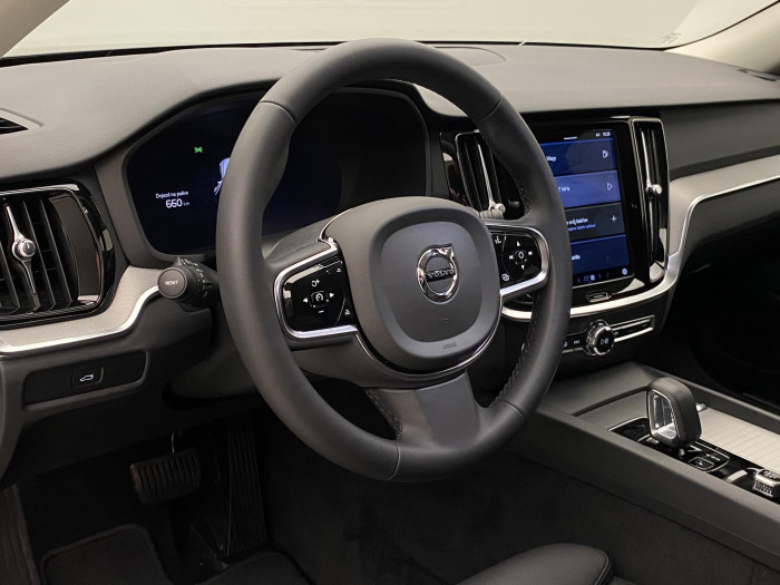 Volvo V60 B4 PLUS DARK AUT 1.maj.