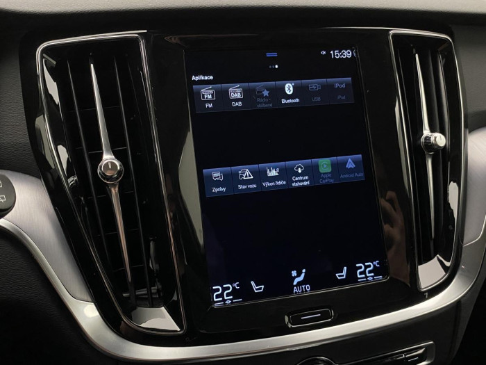 Volvo V60 B4 MOMENTUM AUT REZERVACE 2.0 Momentum