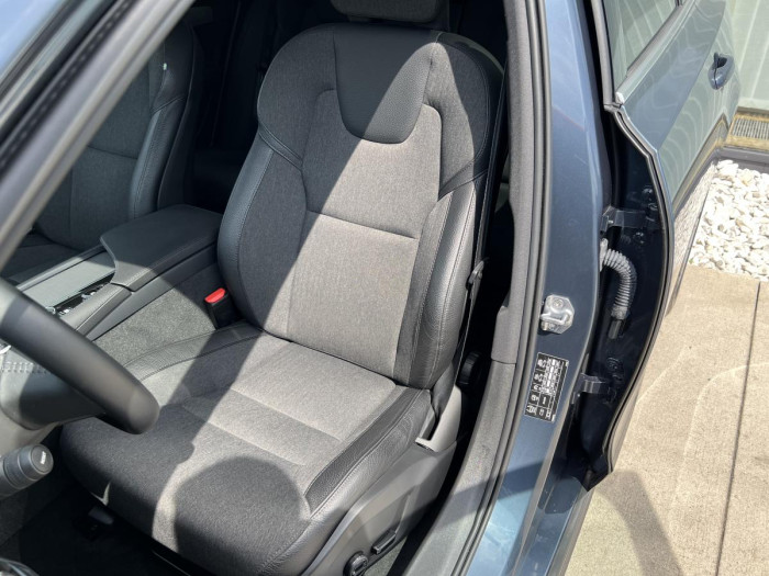 Volvo V90 B4 AWD MOMENTUM Aut REZERVACE 2.0 Momentum