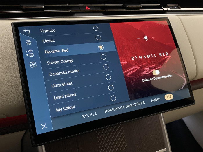 Land Rover Range Rover P550e AUTOBIOGRAPHY SWB