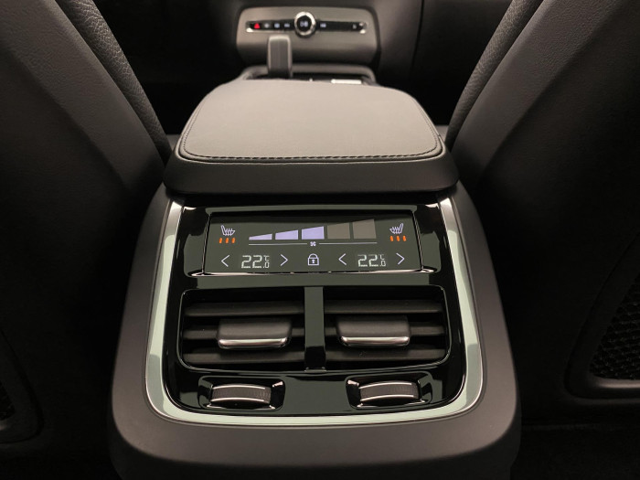 Volvo XC90 T8 AWD RECHARGE PLUS DARK AUT