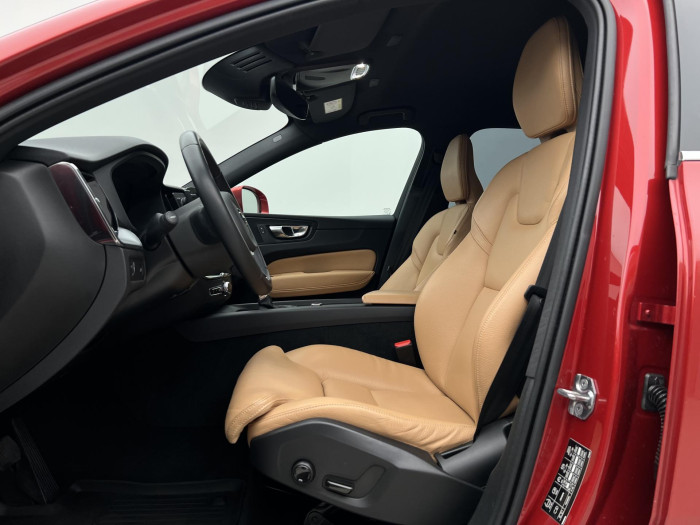 Volvo XC60 T5 AWD MOMENTUM PRO AUT 2.0 Momentum