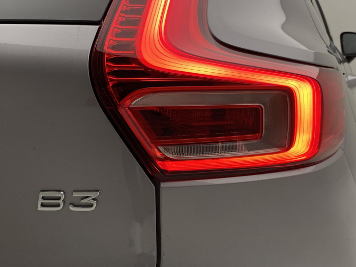 Volvo XC40 B3 AUT DARK PLUS