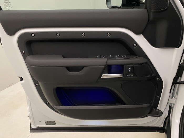 Land Rover Defender 110 D250 X-DYNAMIC SE AWD AUT 3.0 d Dynamic SE