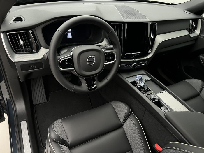 Volvo XC60 B5 AWD AUT DARK PLUS