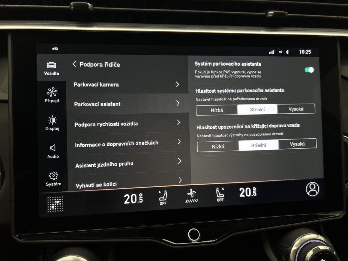 Lynk & Co 01 HEV DCT AUT