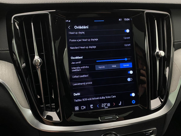 Volvo V60 CC B4 AWD ULTIMATE REZERVACE 2.0 CC CC