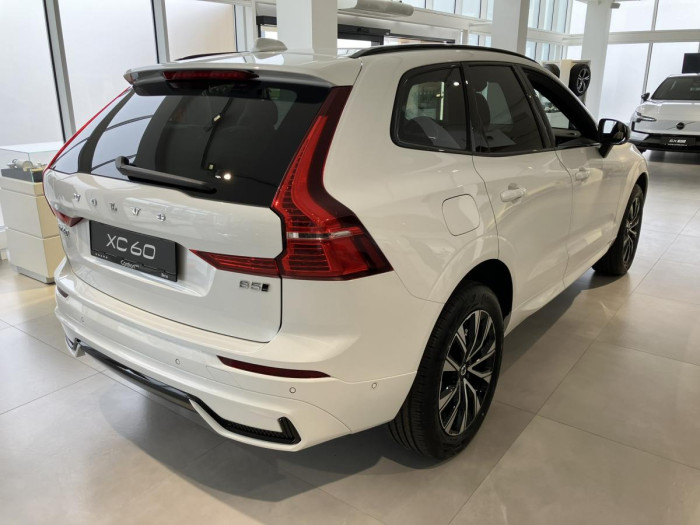 Volvo XC60 B5 AWD AUT DARK PLUS