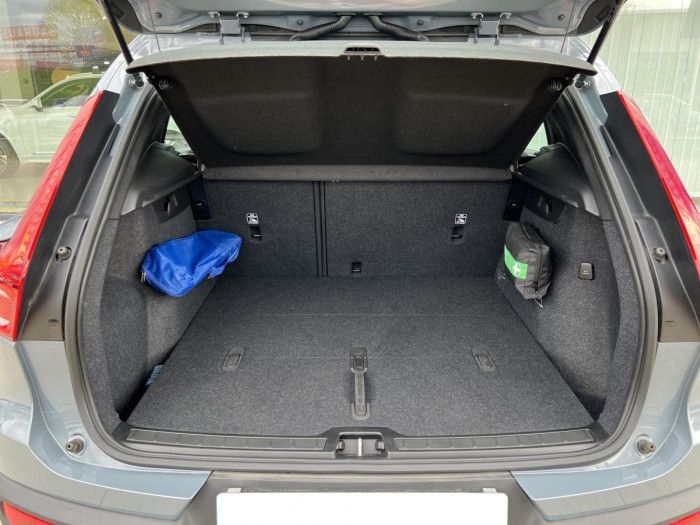 Volvo XC40 T2 ESSENTIAL CZ