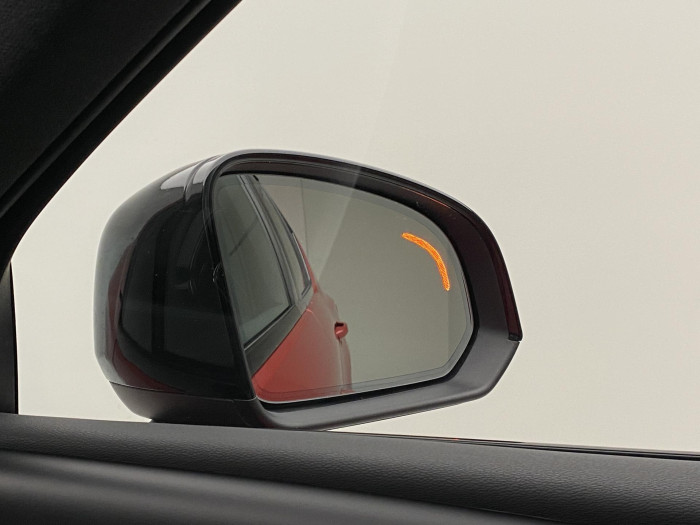 Volvo XC40 B3 DARK PLUS REZERVACE