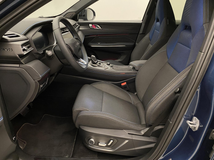 Lynk & Co 01 PHEV DCT AUT 1.maj REZERVACE