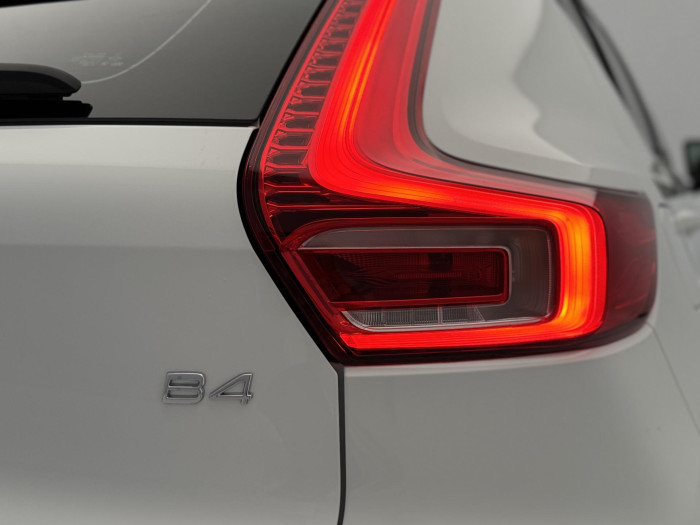 Volvo XC40 B4 MOMENTUM AUT CZ 2.0 Momentum