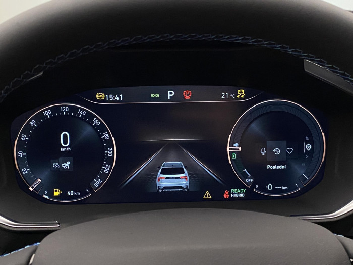 Lynk & Co 01 PHEV DCT AUT 1.maj REZERVACE