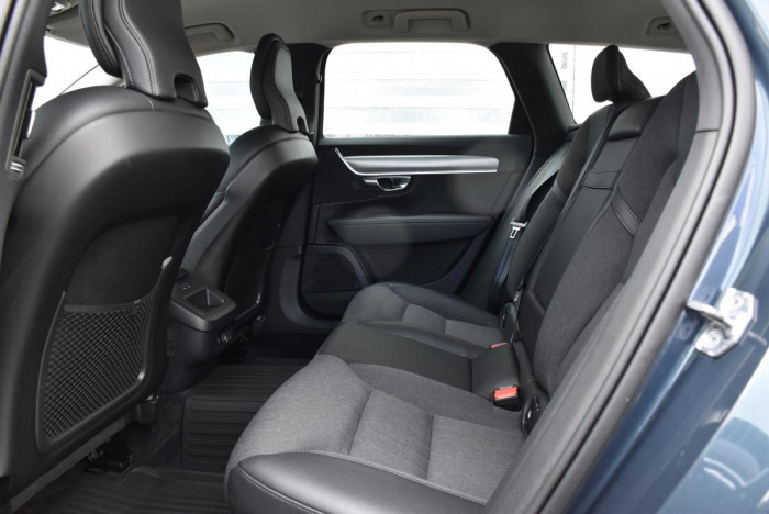 Volvo V90 D4 AWD MOMENTUM REZERVACE 2.0 d Momentum
