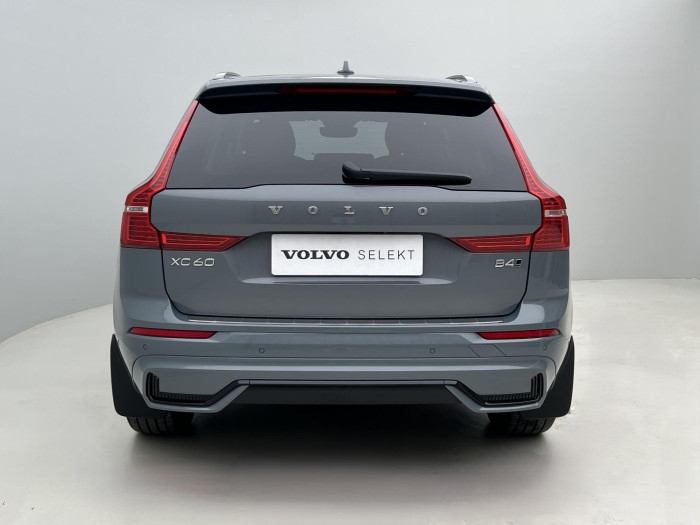 Volvo XC60 B4 AWD PLUS DARK AUT 1.maj.