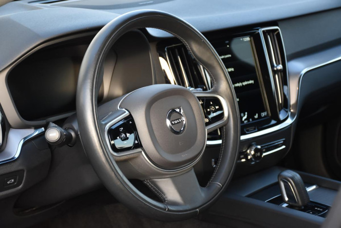 Volvo V60 B4 MOMENTUM ADVANCED REZERVACE 2.0 Momentum