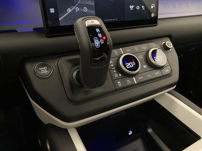 Land Rover Defender 110 D250 X-DYNAMIC SE AWD AUT 3.0 d Dynamic SE