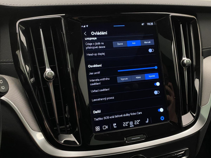 Volvo V60 B4 ULTIMATE DARK AUT REZERVACE