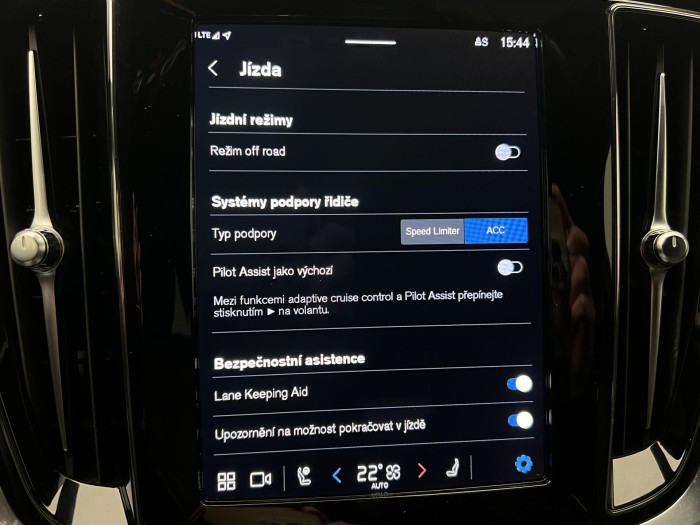 Volvo V60 CC B4 AWD PLUS AUT 1.maj.