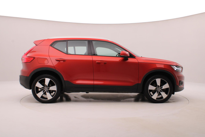 Volvo XC40 B4 AWD MOMENTUM AUT CZ 2.0 Momentum