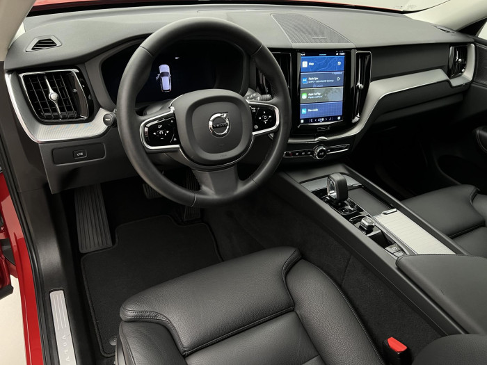 Volvo XC60 B4 AWD PLUS DARK AUT 1.maj.