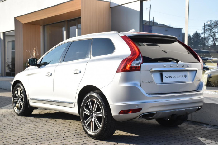 Volvo XC60 D4 AWD SUMMUM REZERVACE 2.4 d Summum