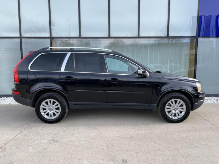 Volvo XC90 D5 AWD SUMMUM 7MÍSTNÁ 2.4 d Summum