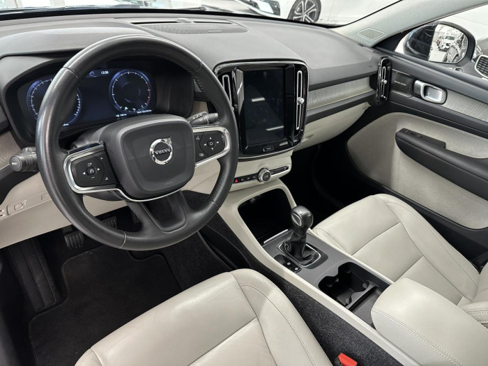 Volvo XC40 D3 INSCRIPTION REZERVACE 2.0 d