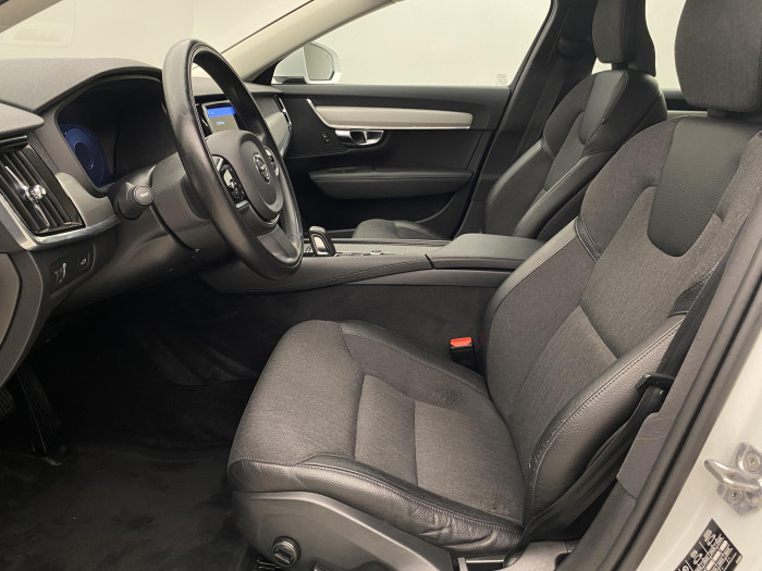 Volvo V90 B4 MOMENTUM AUT CZ 2.0 Momentum