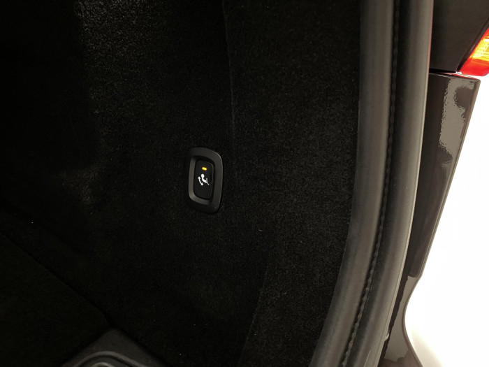 Volvo XC60 B4 AWD PLUS DARK AUT 1.maj