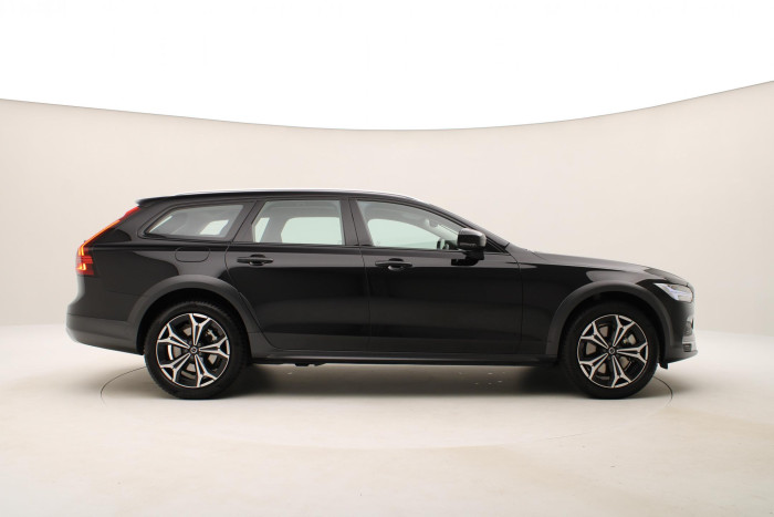 Volvo V90 CC B4 AWD PLUS AUT CZ 1.maj.