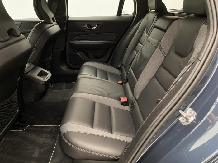 Volvo V60 D4 R-DESIGN AUT REZERVACE 2.0 d