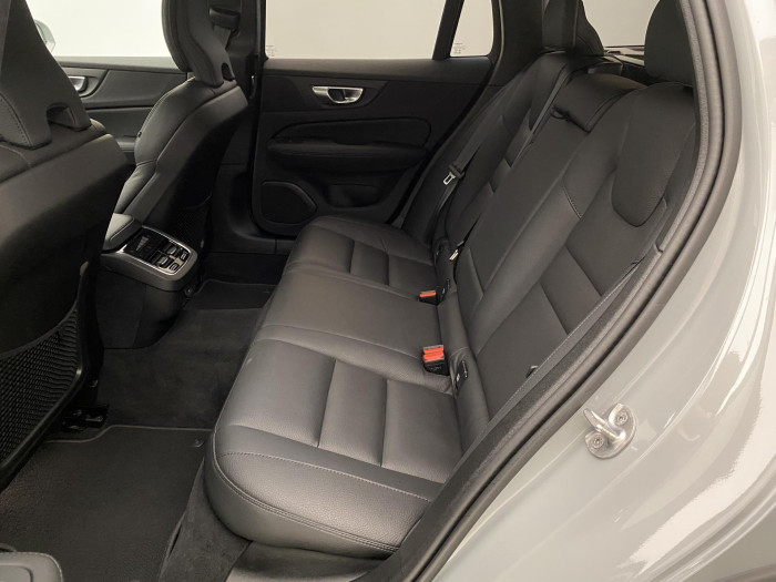 Volvo V60 CC B5 AWD PLUS AUT 1.maj