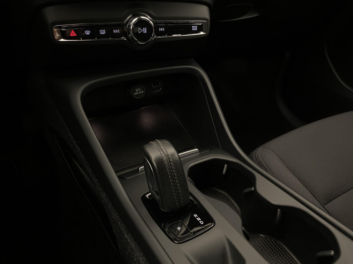 Volvo XC40 B4 AWD MOMENTUM PRO AUT 1.maj 2.0 Momentum