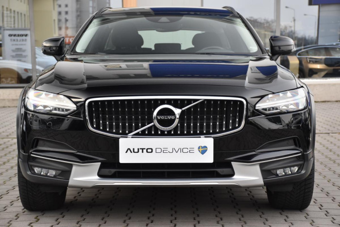 Volvo V90 D4 AWD MOMENTUM REZERVACE 2.0 d Momentum