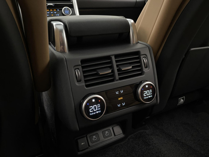 Land Rover Discovery D350 DYNAMIC HSE AWD REZERVACE 3.0 d Dynamic