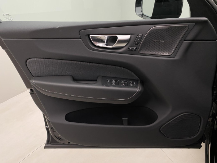 Volvo XC60 B5 AWD PLUS BLACK EDITION AUT