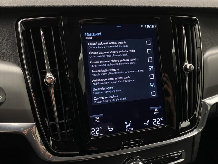Volvo V90 D4 AWD MOMENTUM REZERVACE 2.0 d Momentum