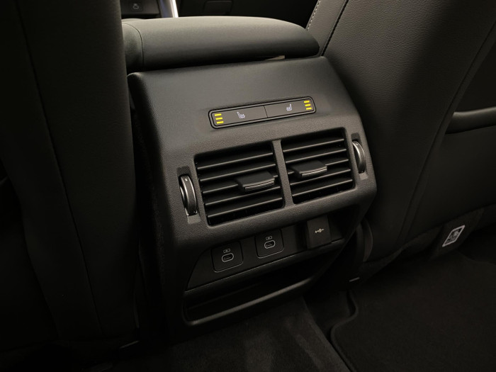 Land Rover Discovery Sport D200 DYNAMIC SE AWD REZERVACE 2.0 d Dynamic SE