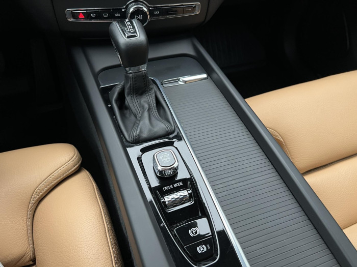 Volvo XC60 T5 AWD MOMENTUM PRO AUT 2.0 Momentum