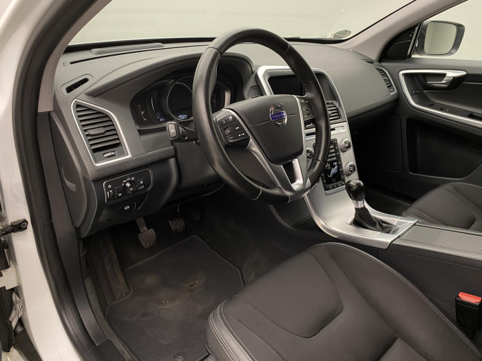 Volvo XC60 D5 AWD MOMENTUM CZ 2.4 d Momentum