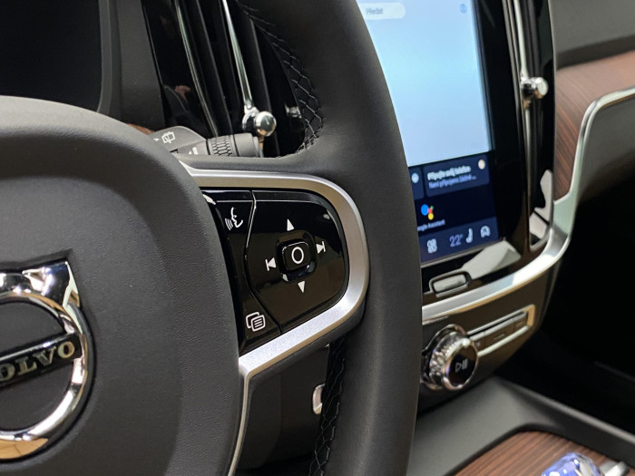 Volvo V60 B4 AUT DARK PLUS