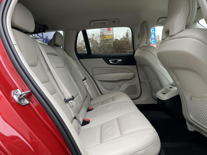 Volvo V60 CROSS COUNTRY D4 AWD Aut 1.maj 2.0 d