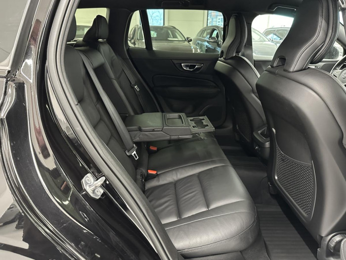 Volvo V60 D3 R-DESIGN AUT REZERVACE 2.0 d
