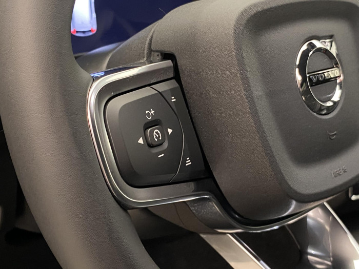 Volvo XC40 B4 PLUS BLACK EDITION AUT CZ