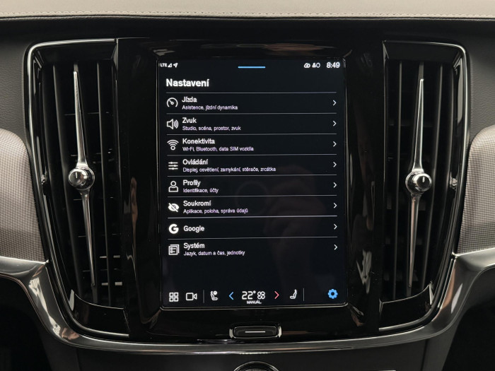 Volvo V90 T8 AWD RECHARGE REZERVACE