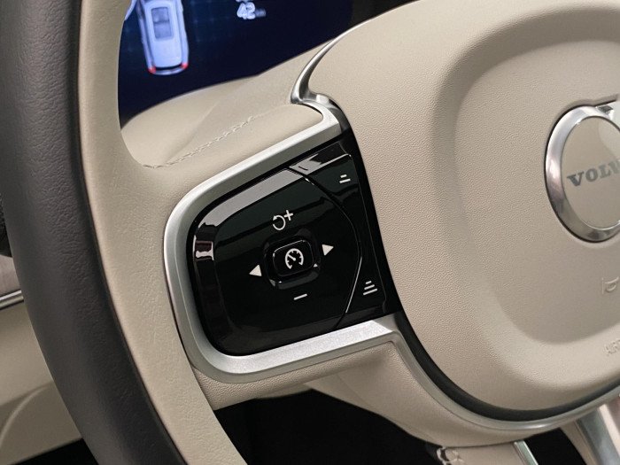 Volvo XC90 T8 AWD RECHARGE DARK ULTRA 7m